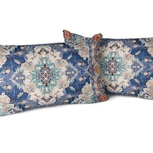 NWOT Set of 2 Blue and Cream Patterned Decorative Throw Pillow Covers
